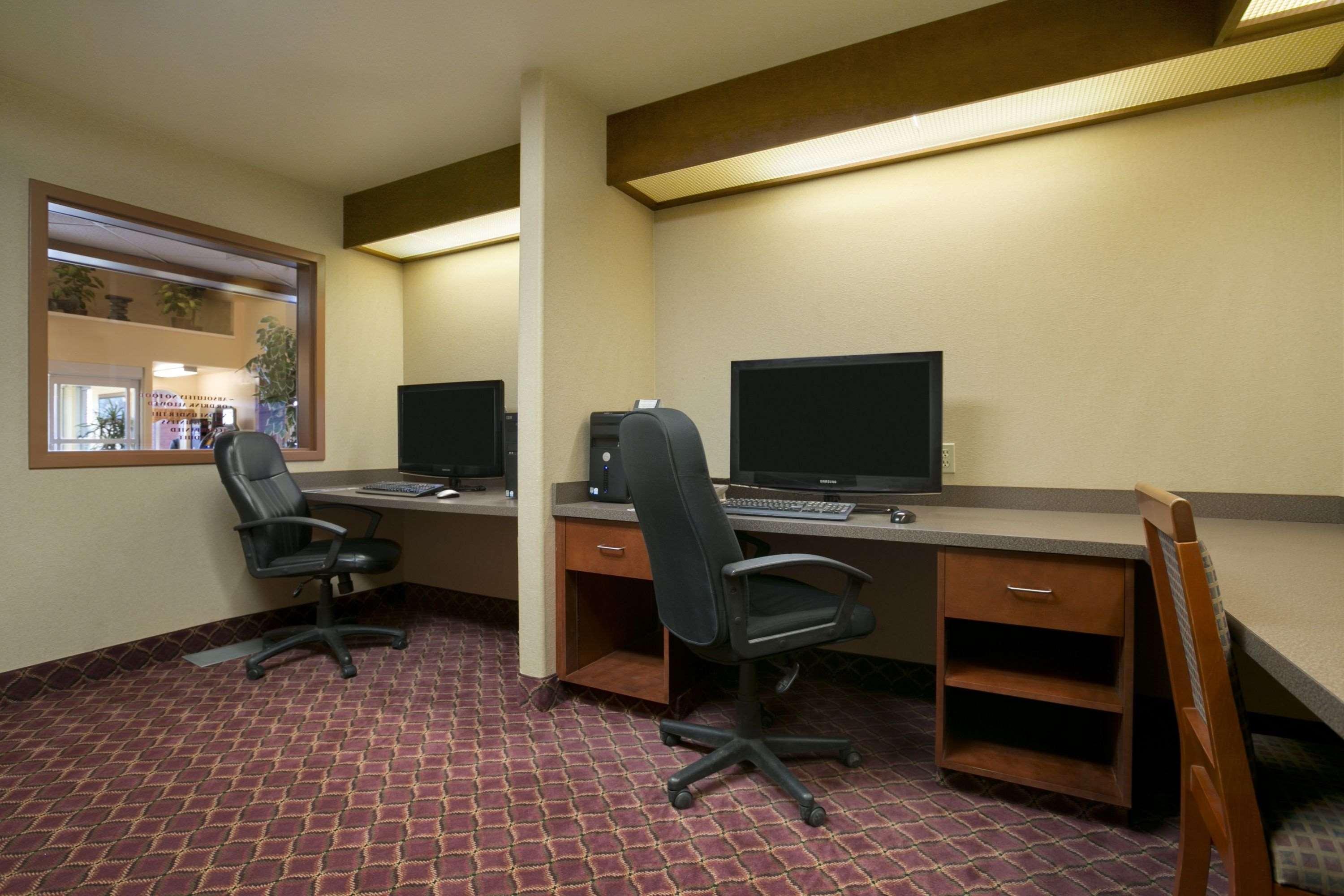 Super 8 By Wyndham Fort Nelson Bc Exterior foto